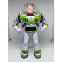 Usado, Figura Buzz Lightyear Tamaño Real Toy Story Puños Cerrados segunda mano  Chile 