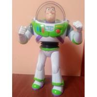 Figura Buzz Lightyear Tamaño Real Toy Story Puños Cerrados.  segunda mano  Chile 